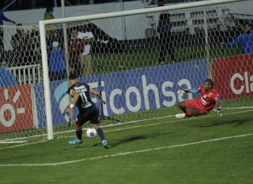 Firmó y selló Ángel Tejeda para Motagua. Postalita especial para el atacante del Ciclón Azul, le anotó a su ex equipo, Real España.