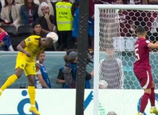 El extraordinario cabezazo de Enner Valencia para el segundo tanto de Ecuador en el Mundial de Qatar 2022.