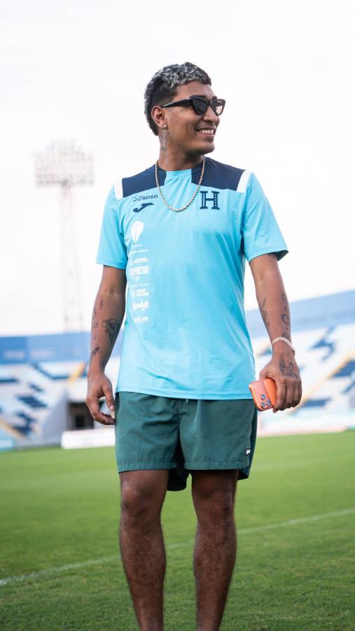 Supremo aparece de rodillas en el Municipal Ceibeño y Shin Fujiyama sorprende: concentración de los tiktokers de Honduras