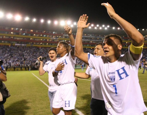 Fotos: La noche inolvidable de Honduras en San Salvador que dio el pase a Sudáfrica