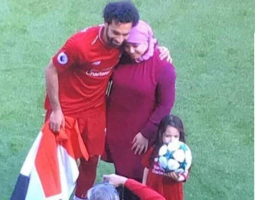 Duelos de WAGS: Las esposas y novias más bellas de jugadores de Real Madrid y Liverpool