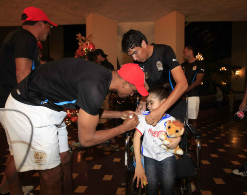 Dania, la niña que emocionó a los merengues.