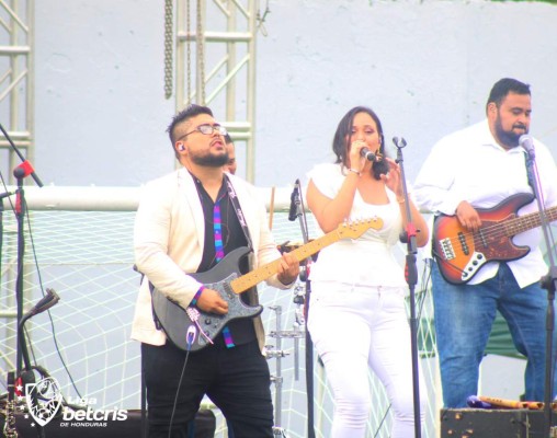 Fotos: Así celebró Félix Crisanto su gol con Olimpia, el show de inauguración y el hijo del 'Nene' Obando debutó