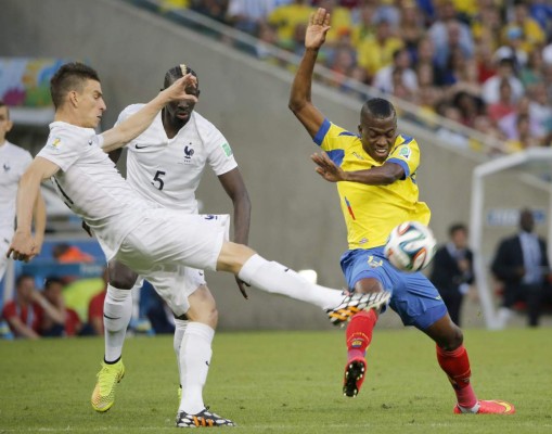 Francia empató para ser líder de grupo y eliminar a Ecuador