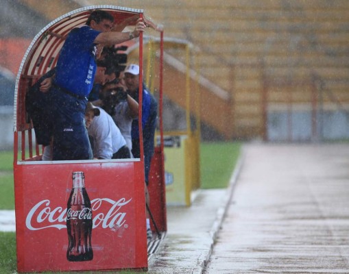 Fotos: Luis Suárez vuelve al estadio Olímpico, un lugar donde vivió grandes momentos con Honduras
