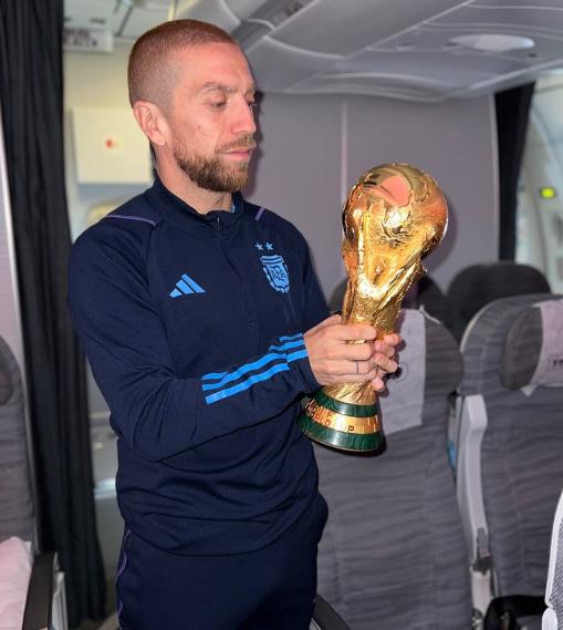 Fue desterrado de Argentina tras el Mundial y castigado con dos años: ahora entrena con un club de tercera división