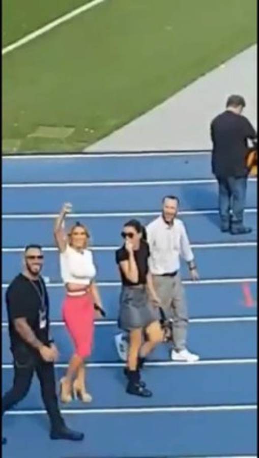 Hinchas del Nápoles y su cántico machista a una periodista que le pidieron desnudarse en el estadio