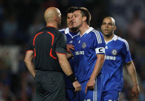 Rompe el silencio 13 años después: Las confesiones de Ovrebo el día que “ayudó” al Barcelona contra Chelsea: “Tuve que haber pitado un penalti”