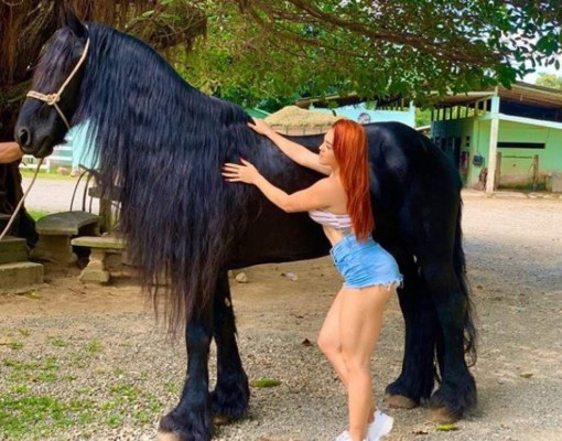 Fany Fuentes, la 'Miss Bum Bum' y presentadora de TV hondureña que tiene de cabeza Instagram