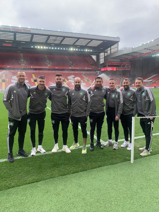 ¡Gigante Emilio Izaguirre! Así fue el partido de las leyendas del Celtic y del Liverpool en Anfield; fotos, homenaje y visita especial