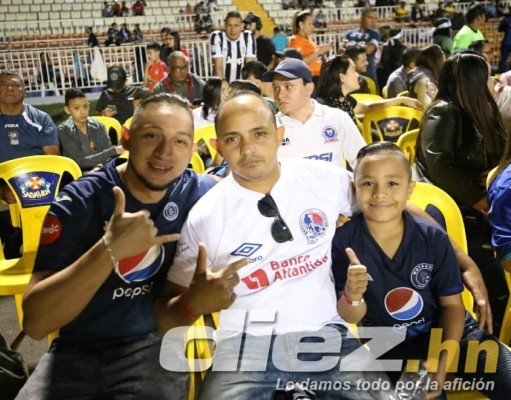 Fotos: El show de las Leyendas de Olimpia y Motagua en el estadio Nacional