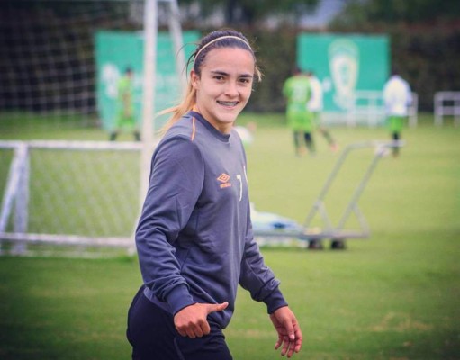 Melissa Herrera, la hermosa futbolista tica que buscará brillar en Francia