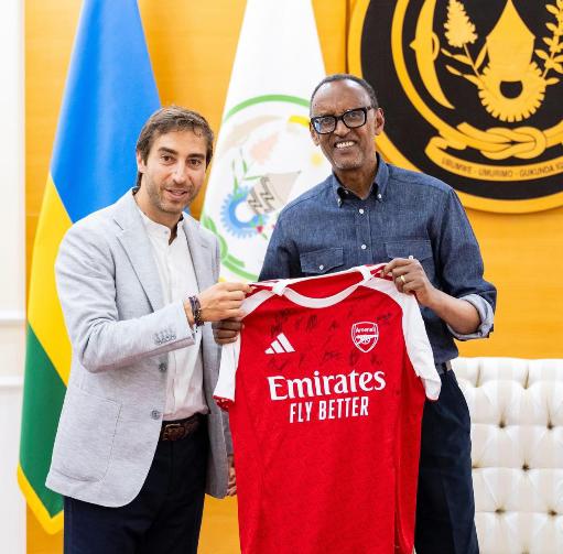 Se convirtió en multimillonario tras retirarse del fútbol: tiene más dinero que Barcelona y Real Madrid juntos