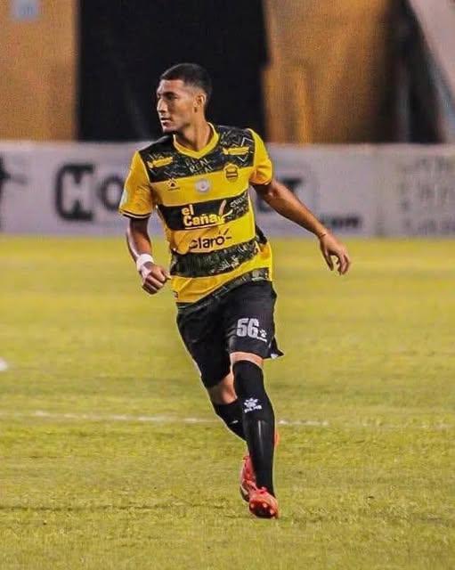 Quién es Darlin Mencía, el joven legionario que tuvo su debut con gol en la Selección de Honduras