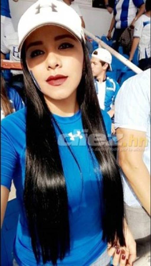 Las candentes fotos con la que esta sexy aficionada alienta al Motagua en la final