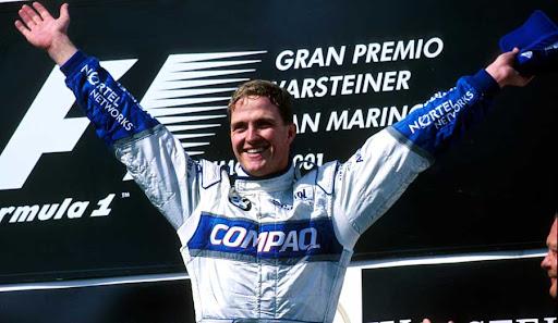 Famoso piloto de Fórmula 1 anuncia que es gay y presenta su novio: “Después de dos años, por fin pueden mostrar su amor”