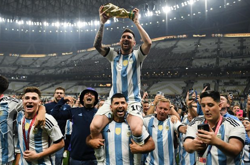 La ‘aterradora’ cábala de Argentina: ¿por qué era obligatorio tener a Chucky en los festejos tras conquistar el Mundial de Qatar?