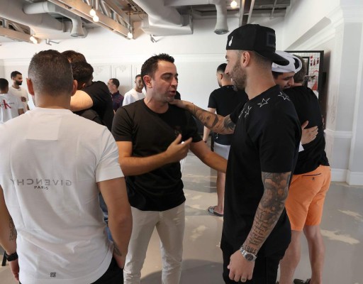 Entre lágrimas y amado: así fue el adiós de Xavi del Al-Sadd de Qatar mientras el Barcelona lo espera