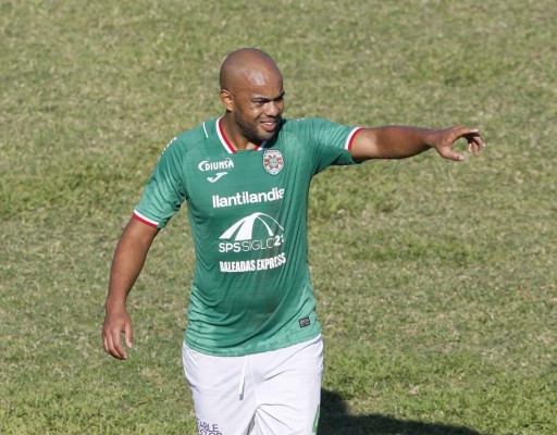 FICHAJES: Vuelve Tyson, dos uruguayos a dirigir en Honduras y; ¿nuevo legionario?