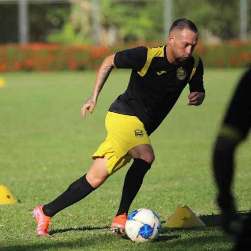 EL MERCADO: Real España con tres salidas y dos fichajes; Motagua se fija en otro delantero hondureño y México recibe a catracho