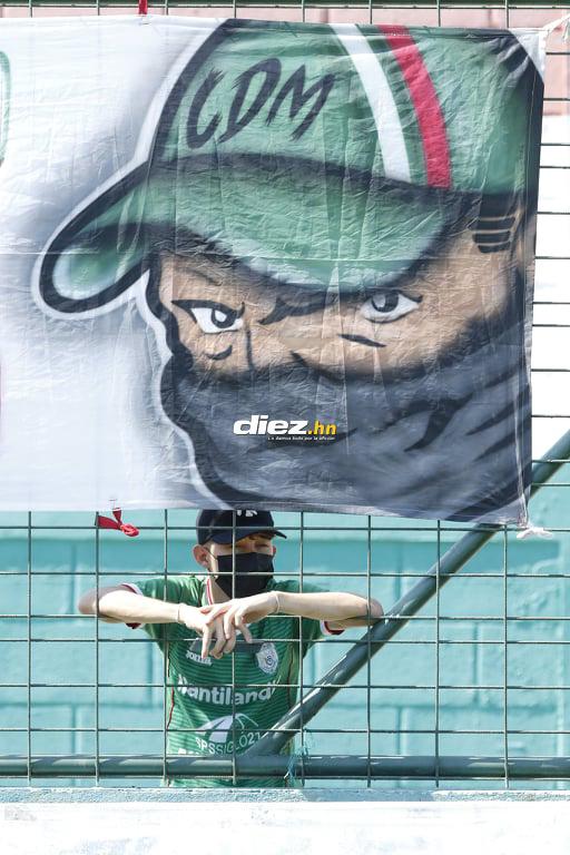 El Yankel Rosenthal se calentó por la goleada: Keosseián se enfrenta con aficionados que también arremeten contra el portero Denovan Torres