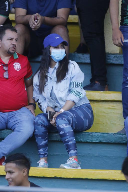 Las fotos más curiosas que dejó la jornada 5: chicas bellas, Héctor Vargas en el Morazán ¡y sub-20 de Victoria debuta sin jugar!