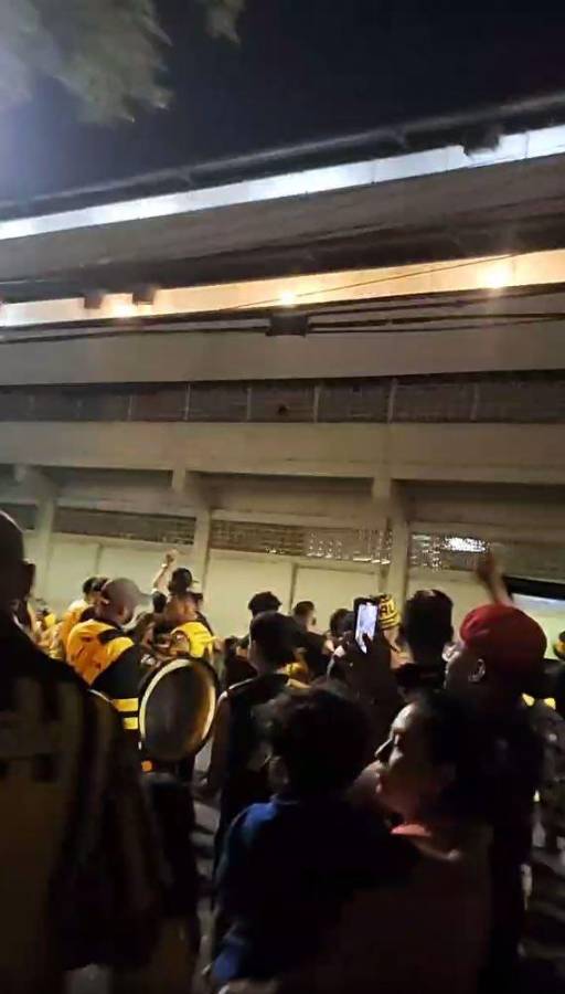 La pantalla de la barra en el Morazán, emotiva exaltación al “Colocho” Martínez, Puerto Cortés revive y Marathón se hunde