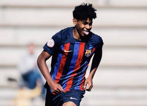 Xavi revienta a sus críticos por el césped y sol con dura respuesta; convoca a un niño de 15 años contra el Atlético