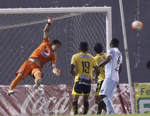 Las sorprendentes imágenes que no viste por tv en juego de Real España ante Motagua