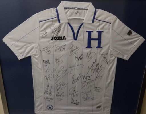 FOTOS: Desde 1970, así ha sido la evolución de la camiseta de la selección de Honduras