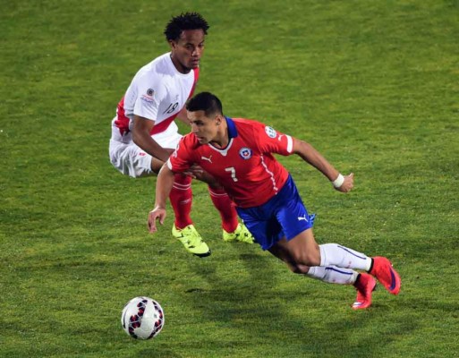 Chile venció 2-1 a Perú y pasa ala final de la Copa America 2015