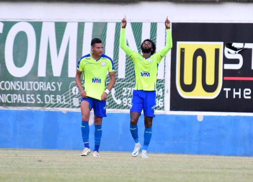 Joanderson Assis celebrando su primer gol en al Liga Nacional de Honduras.