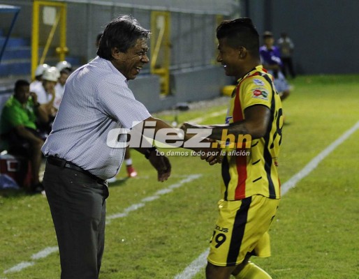 No se vio en TV: Los abrazos a Primi Maradiaga y la barra de Real España sí llegó al Morazán