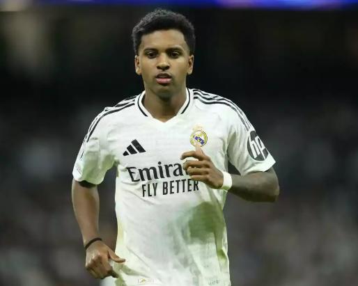 Una estrella del Real Madrid medita marcharse: el club prepara 140 millones por su reemplazo