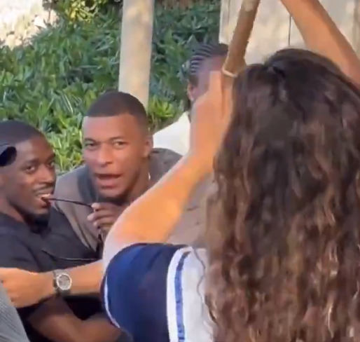 Mbappé asistió a una fiesta y queda impactado: ella es la misteriosa mujer que deslumbró al delantero