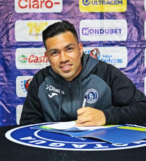 ¿A qué se dedica ahora? José Escalante se retiró como futbolista profesional con 29 años, pero ya tiene nuevo trabajo