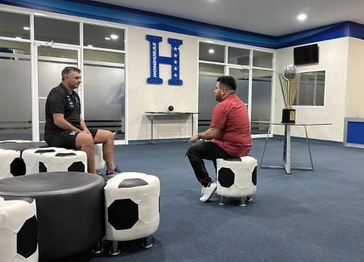 El mano a mano de Diego Vázquez con Gustavo Roca, periodista de DIEZ,