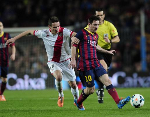 El Barcelona fulmina al Rayo y señala al City