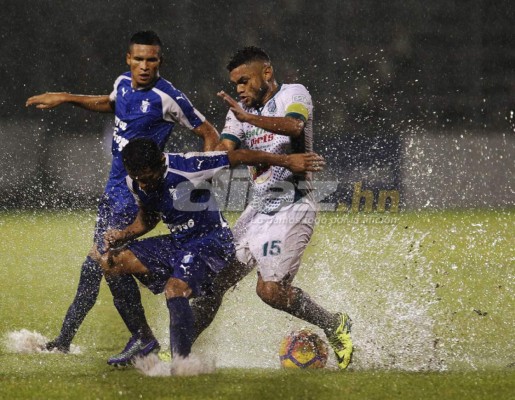 CURIOSAS: La pelea de Kevin Álvarez con Osman Madrid y el aguacero en el Puerto