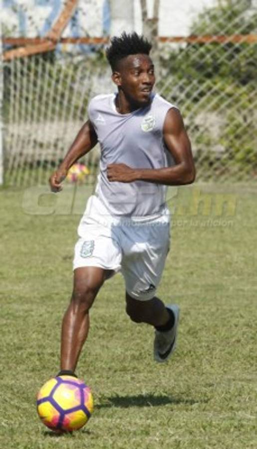 FICHAJES: Un hondureño a España y la condición de Motagua a Diego Vázquez