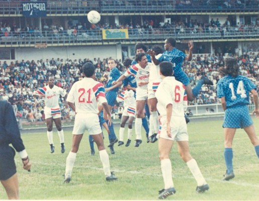 La vida y carrera de Gilberto Yearwood en imágenes