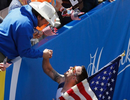 Boston vuelve a correr su maratón un año después de los atentados