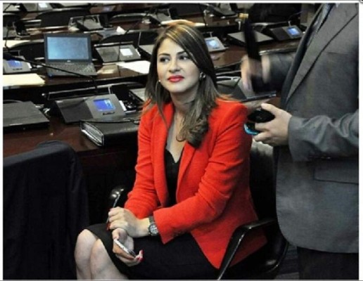 Kritza Pérez, la ex diputada y periodista que es aficionada del Motagua