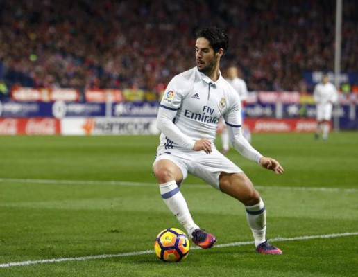 RUMORES Y FICHAJES: El Milan recluta a ex Barcelona Vidal se reúne con DT del Chelsea