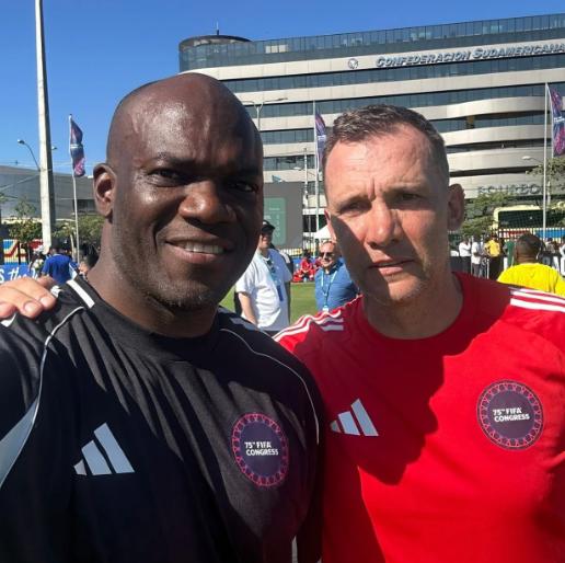 David Suazo se 'codea' con estrellas en congreso de la FIFA en Paraguay: Ha sido una experiencia maravillosa