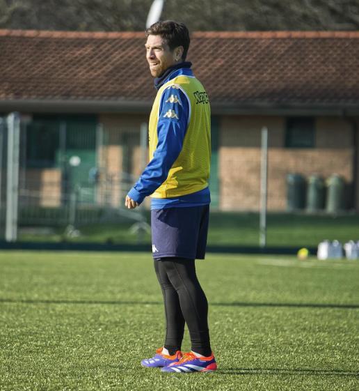 Fue desterrado de Argentina tras el Mundial y castigado con dos años: ahora entrena con un club de tercera división