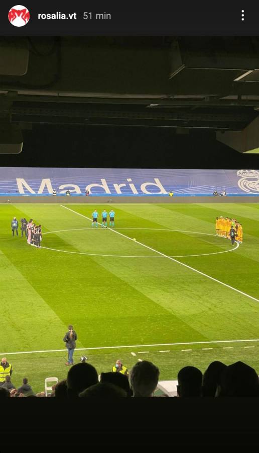 FOTOS: El abrazo de Xavi a Vinicius, Piqué defiende a Ter Stegen de un encontronazo y la famosa cantante en el Real Madrid-Barcelona