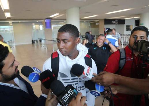 Batiz a su llegada a Palmerola para integrarse a la Selección. Fotos Alex Pérez.