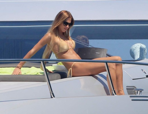 Las hermosas novias y esposas que engalanan la Liga de Alemania