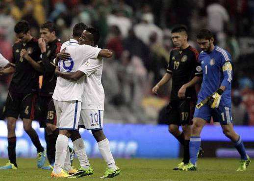 Honduras consiguió hace 10 años derrotar a México en el estadio Azteca.